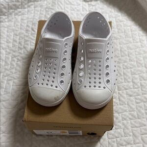 Native Kids Water Shoes - Classic White